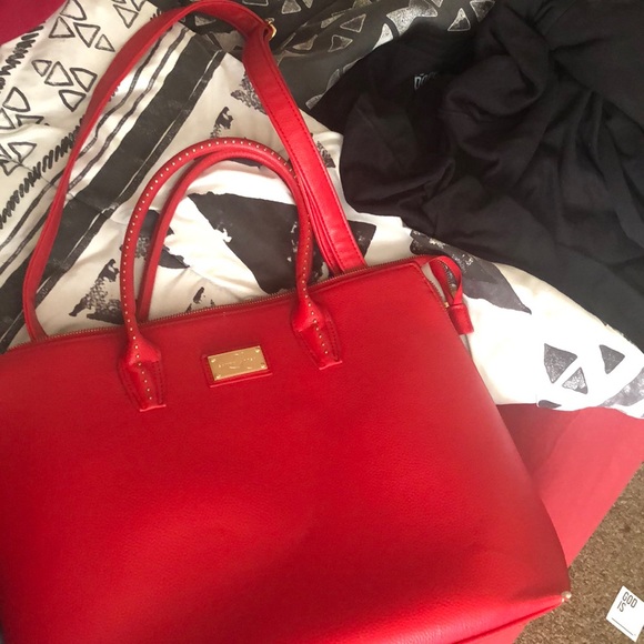 Sandy Lisa Red Purchase - Picture 5 of 5